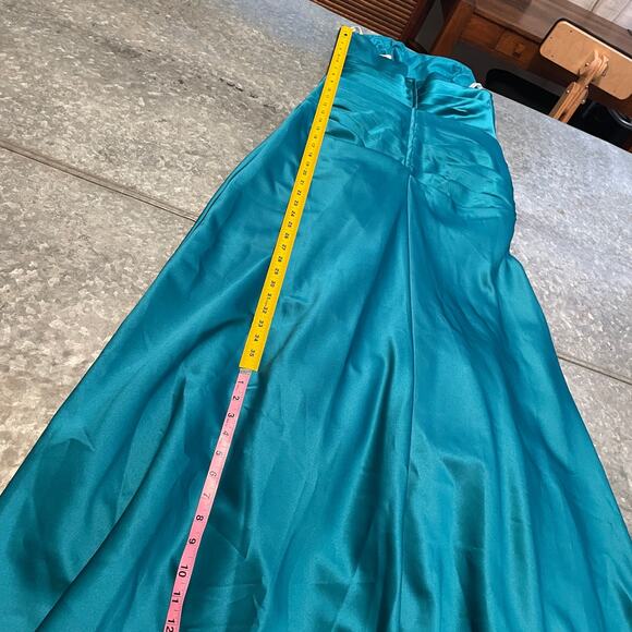 NWT David’s Bridal Oasis Satin Strapless Gown Ruched Dress 10 Blue Vintage Y2K - Picture 14 of 16